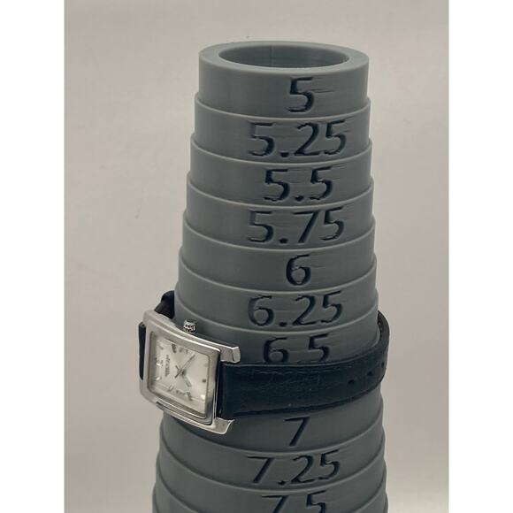 Kenneth Cole Reaction Women's Watch 22mm - Adjustable Leather Band - New Battery - Picture 10 of 10